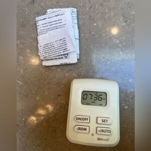 7 day Digital Timer - set up your lights to go off & on automatically!